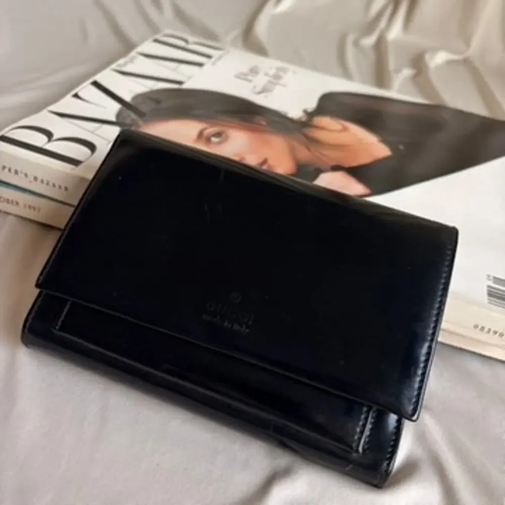 Vintage 90s Tom Ford Era Gucci Patent Logo Wallet - Black, Trifold
